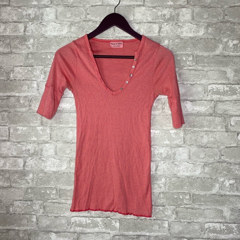 Micheal Stars pink button v neck A8-22
